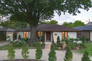 6861 E Mockingbird Ln, Dallas, TX 75214 - Photo 2