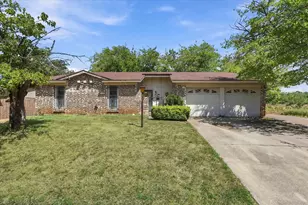 200 Quail Creek Dr, Crowley, TX 76036 - Photo 1