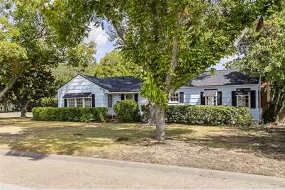 606 Bryson Street, Waxahachie, TX 75165 - Photo 2