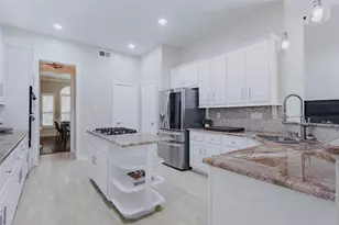7611 Sweetgum Dr, Irving, TX 75063 - Photo 4