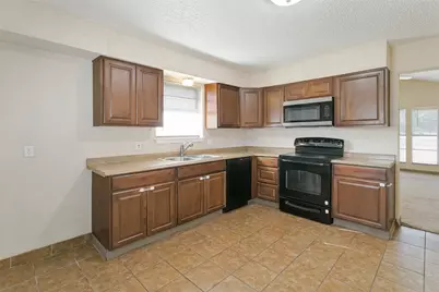 8913 Wilbur Street, White Settlement, TX 76108 - Photo 10