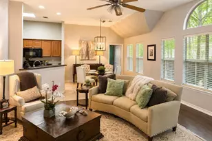 1006 Hall St, McKinney, TX 75069 - Photo 2