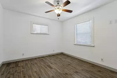 403 E Franklin Street #A, Grapevine, TX 76051 - Photo 16