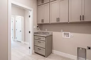 2204 Salina Cir, Granbury, TX 76048 - Photo 16