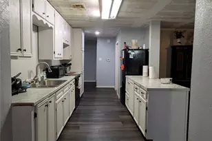 102 S Patricia St, Lacy Lakeview, TX 76705 - Photo 6