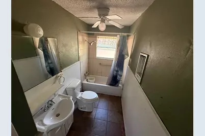 1055 W Star Street, Denison, TX 75020 - Photo 8