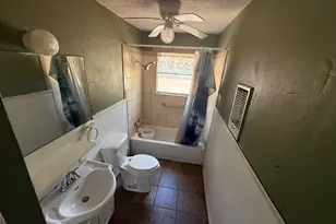 1055 W Star St, Denison, TX 75020 - Photo 8
