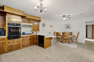 515 E Day St, Denison, TX 75021 - Photo 6