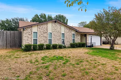 2108 Pearl Lane, Irving, TX 75060 - Photo 2
