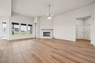 180 Aurora Ave, Valley View, TX 76272 - Photo 14