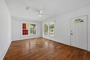 917 N Woods St, Sherman, TX 75092 - Photo 8