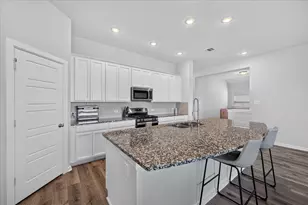 5408 High Pointe Dr, Haltom City, TX 76137 - Photo 10