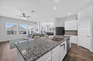5408 High Pointe Dr, Haltom City, TX 76137 - Photo 12