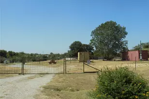 192 Salt Grass Cir, Poolville, TX 76487 - Photo 22