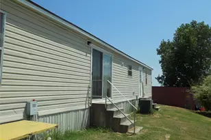 192 Salt Grass Cir, Poolville, TX 76487 - Photo 4