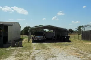 192 Salt Grass Cir, Poolville, TX 76487 - Photo 6