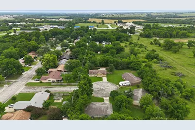 1701 Aster Street, Gainesville, TX 76240 - Photo 16