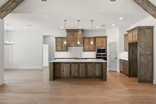 221 Oak Mdw Ln, Weatherford, TX 76085 - Photo 10