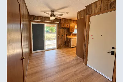 225 Elizabeth Lane, Blossom, TX 75416 - Photo 4