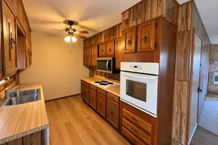 225 Elizabeth Ln, Blossom, TX 75416 - Photo 6