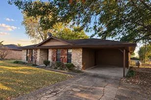 225 Elizabeth Ln, Blossom, TX 75416 - Photo 2