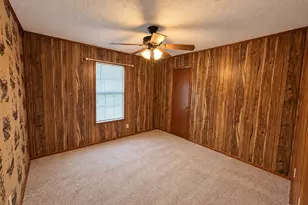 225 Elizabeth Ln, Blossom, TX 75416 - Photo 8