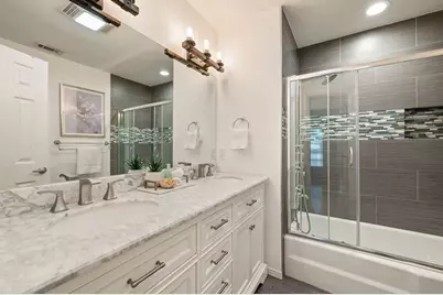 12450 Wood Manor Circle, Farmers Branch, TX 75234 - Photo 20