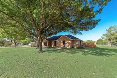 134 Deborde Circle, Red Oak, TX 75154 - Photo 2