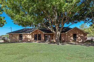 134 Deborde Cir, Red Oak, TX 75154 - Photo 1