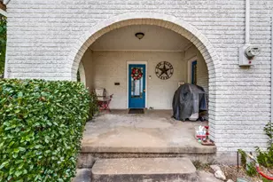801 Park Dr, Hillsboro, TX 76645 - Photo 2