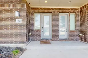 13228 Bee St, Farmers Branch, TX 75234 - Photo 6