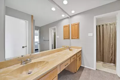 2611 Fallcreek Drive, Carrollton, TX 75006 - Photo 18