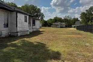 718 E Jefferson St, Waxahachie, TX 75165 - Photo 4