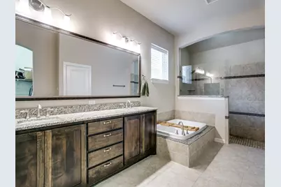 1010 Crystal Oak Lane, Arlington, TX 76005 - Photo 18