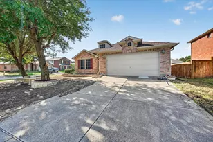 3203 Yeltes, Grand Prairie, TX 75054 - Photo 2