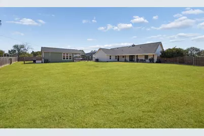 9400 Dickson Road, Fort Worth, TX 76179 - Photo 32