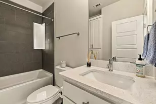 2472 Thatcher Dr, Dallas, TX 75206 - Photo 24