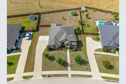 136 Sapphire Lane, Waxahachie, TX 75165 - Photo 2
