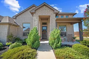 136 Sapphire Ln, Waxahachie, TX 75165 - Photo 1