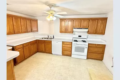 2414 Himes Street, Irving, TX 75060 - Photo 4