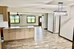 22184 Old River Rd, Trinidad, TX 75163 - Photo 8