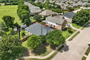 726 Celebrity Ct, Midlothian, TX 76065 - Photo 24