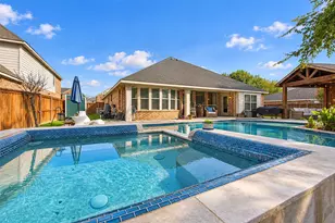 726 Celebrity Ct, Midlothian, TX 76065 - Photo 2