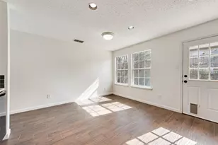 2528 Big Spring Dr, Fort Worth, TX 76120 - Photo 8