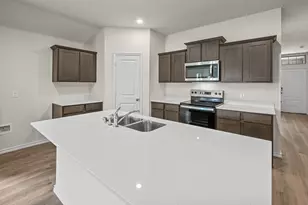 810 Parksville Dr, Ferris, TX 75125 - Photo 10