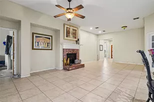 2707 Meadow Lake Dr, Grand Prairie, TX 75050 - Photo 10