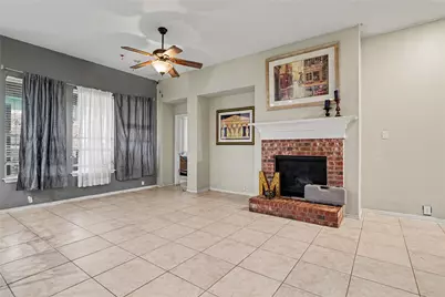 2707 Meadow Lake Drive, Grand Prairie, TX 75050 - Photo 2