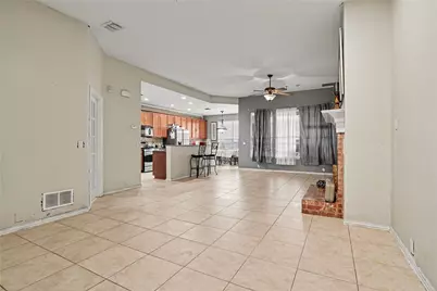 2707 Meadow Lake Drive, Grand Prairie, TX 75050 - Photo 12