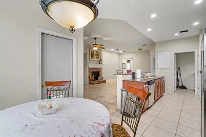 2707 Meadow Lake Drive, Grand Prairie, TX 75050 - Photo 16