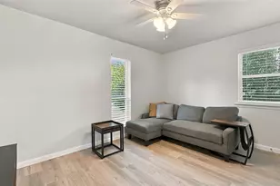 1800 Lexington Pl, Bedford, TX 76022 - Photo 18